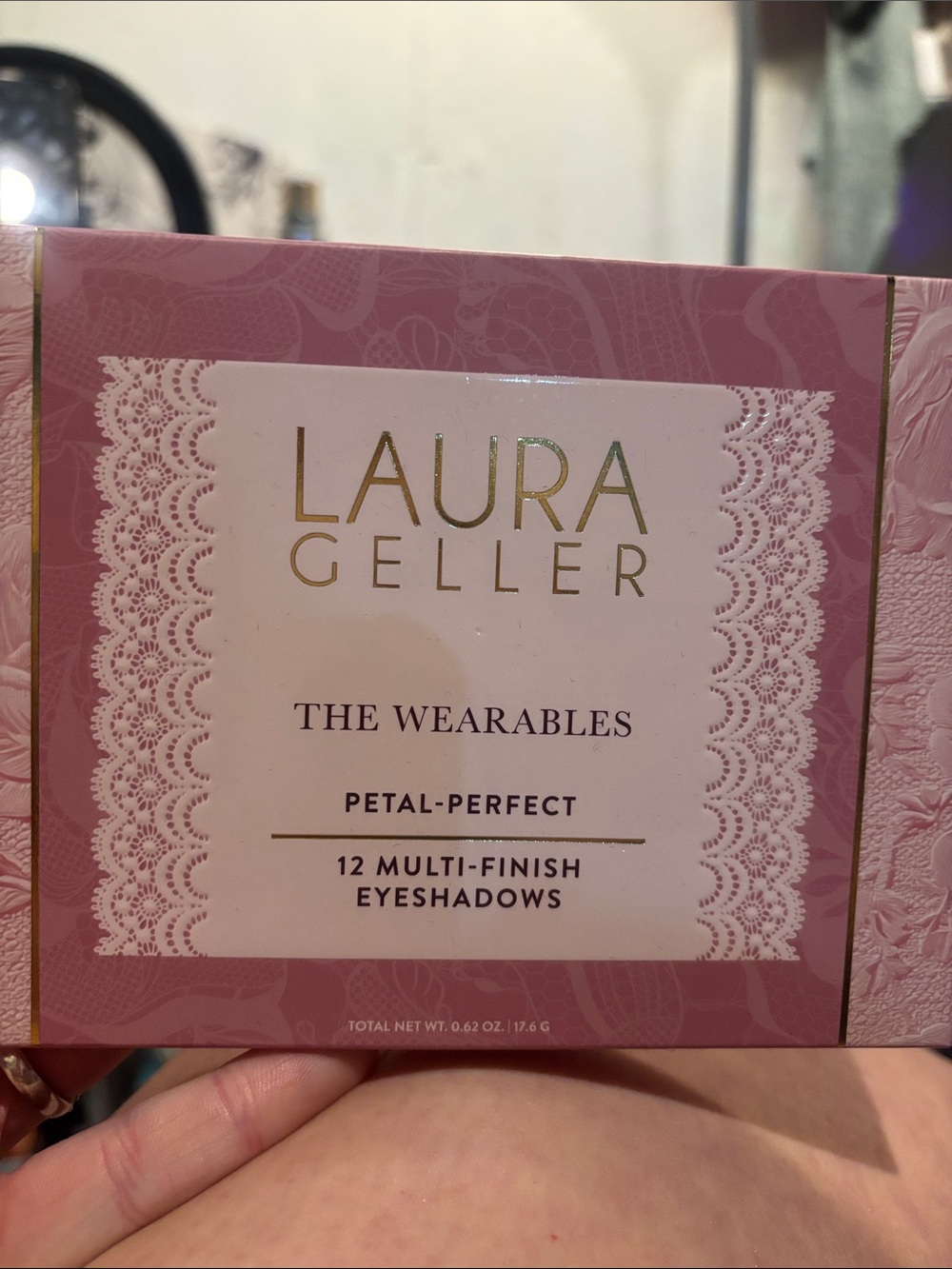 NIB Laura Geller Petal-Perfect Eyeshadow Palette 12 shades